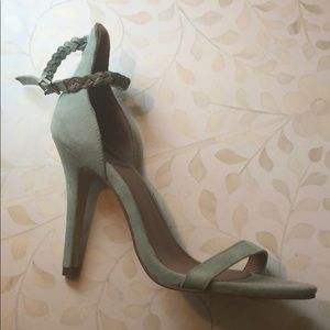 Ava and aiden aqua heel.